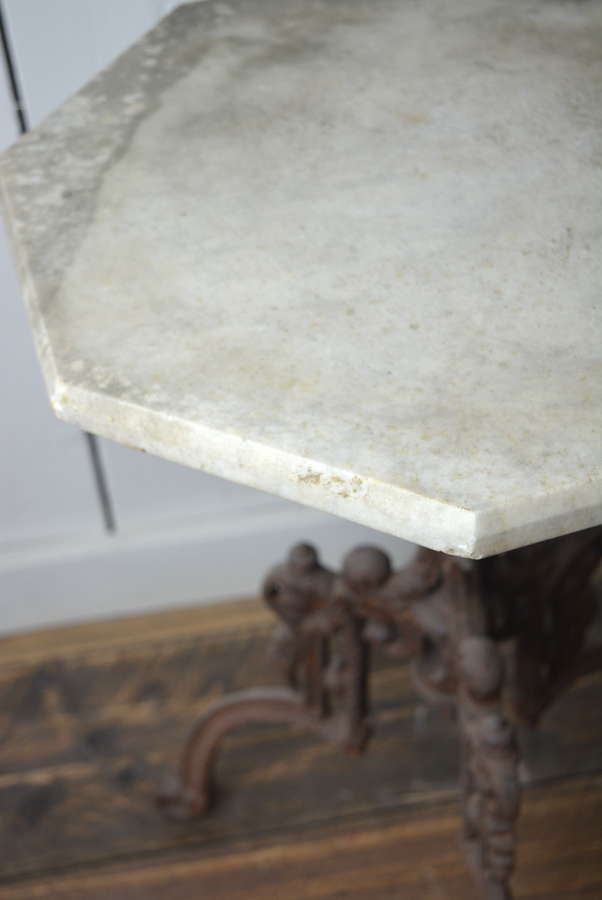 19TH CENTURY ENGLISH CAST IRON TABLE WITH MARBLE TOP