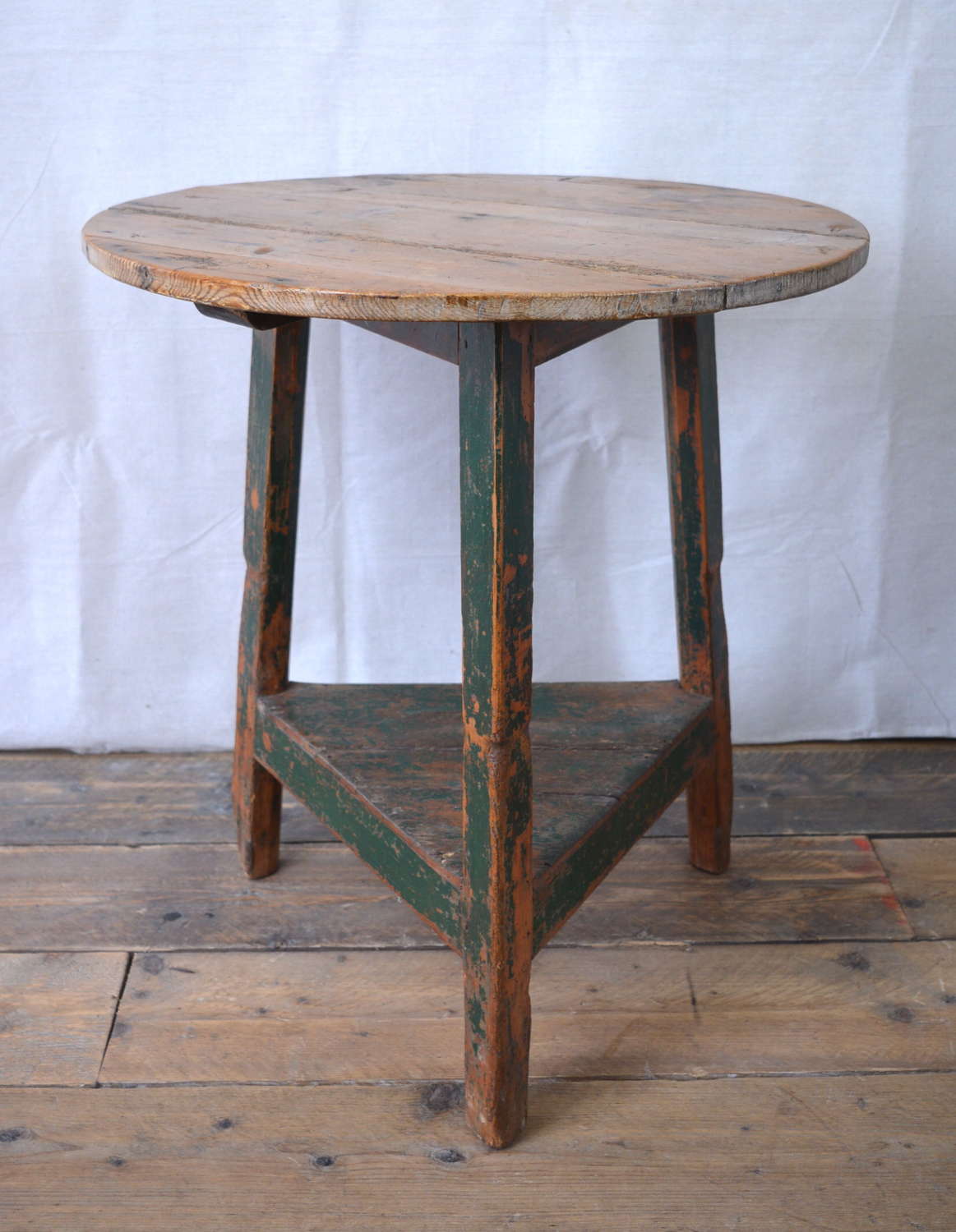 19TH CENTURY WELSH PAINTED CRICKET TABLE