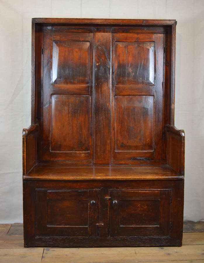 18TH CENTURYWEST COUNTRY PINE BACON SETTLE