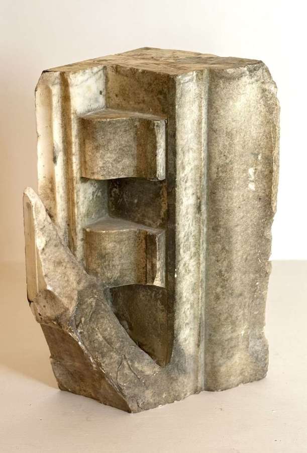 MARBLE DENTIL FRAGMENT CIRCA 1890