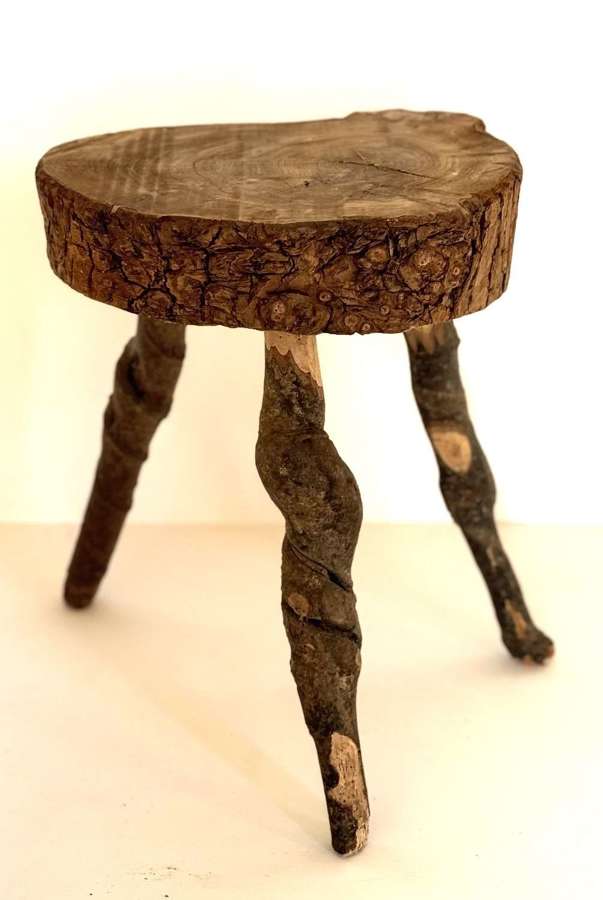NAIVE TRIPOD STOOL WITH VINE LEGS